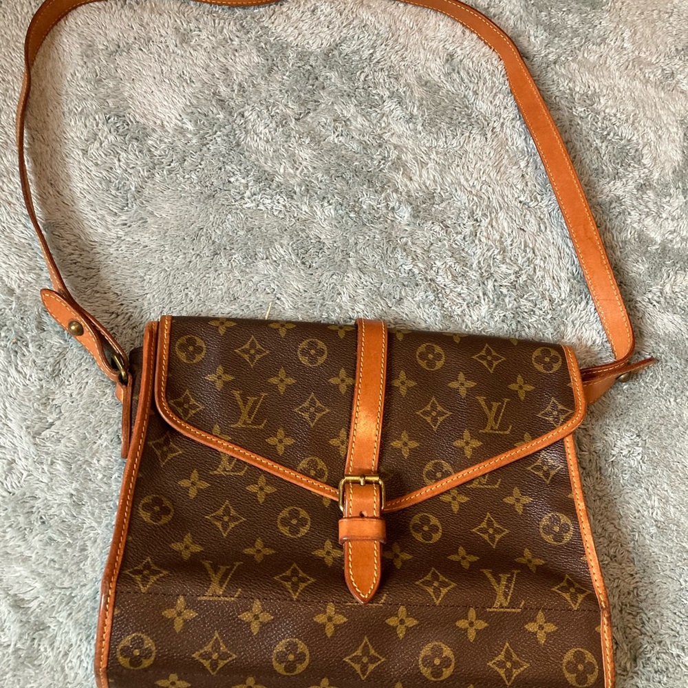 Louis Vuitton Rare Vintage Servette.